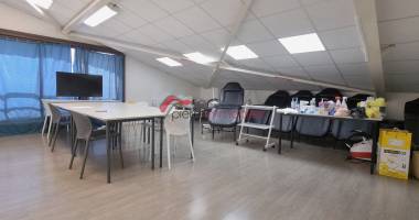 bureau / commerce 70 m2 -  z.i. no 2