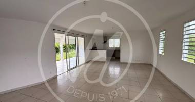 À vendre : maison t4 de plain-pied À petit-bourg - 384 210 €