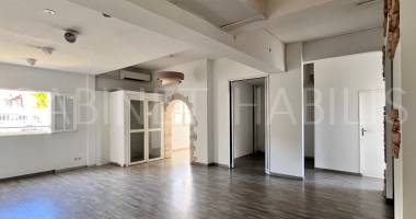 a louer - local commercial d'environ 80 m2 - saint-pierre - 1 080 €