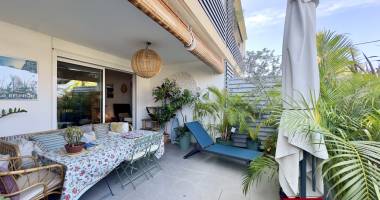 a vendre beau t2 libre à la saline les bains