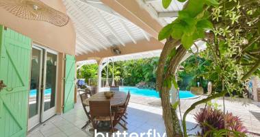 propriété avec f4 de 116 m2 et bungalow f2 de 41 m2 piscine citerne sur 1100 m2