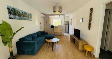 saint gilles les bains (centre ville) - appartement t3