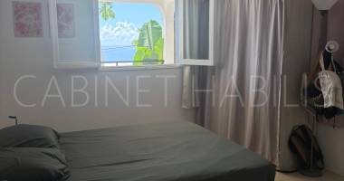 a louer - chambre meublee d'environ 13.20m2 - la possession - loyer 600 € + charges 50 €