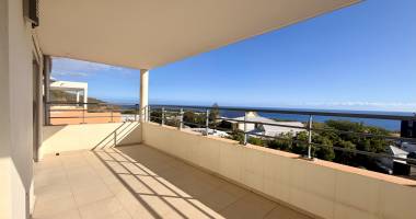 t3 duplex en dernier étage - vue mer - box + parking