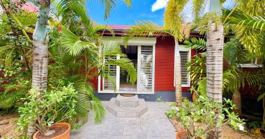 villa t5 de 160m2 dans jardin tropical - 3ch - saint françois