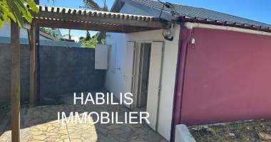 a louer - maison t4 - d'environ 90 m2 - sainte-clotilde - loyer 1500 €