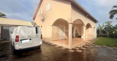 a vendre - une maison f5/6 de 123.42 m2 environ - saint-joseph - 245 000 €