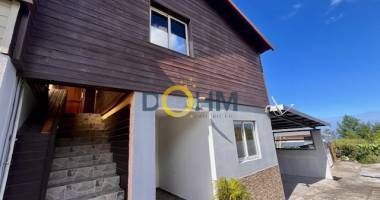 saint joseph jean petit,maison comprenant 2  logements f3