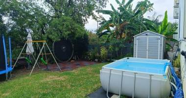 appartement 3 chambres avec jardin de 200 m2 à la ravine des cabris