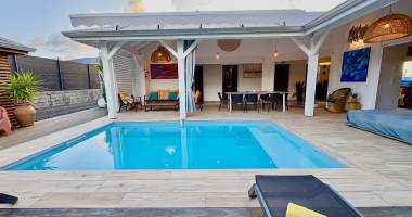 f4 zen de 133 m2 de 2022 meublee, piscine, carpot, atelier 2 citernes sur 490 m2 clos