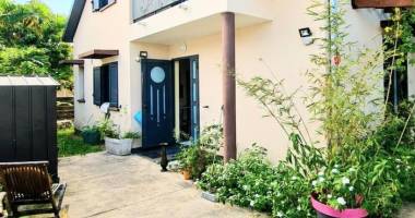 À louer maison f4, 3 chambres, cuisine équipée, terrasse, jardin clôturé, endroit au calme