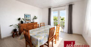 a vendre - joli t4 - 1 er étage - refait à neuf +coursive+park