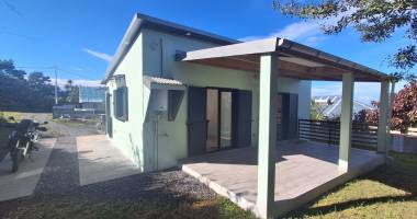 a louer - maison f3 d'environ 50.99 m2 - saint-joseph - 897 €