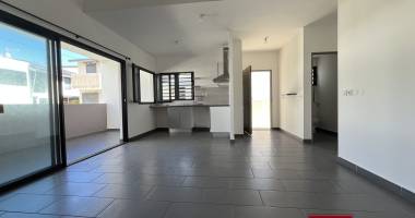 a vendre - beau f4 duplex - plein coeur de saint paul - 2 parkin