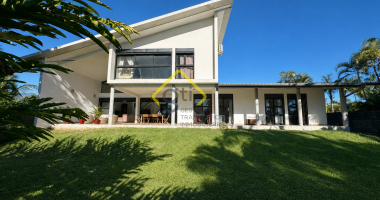 villa f7 contemporaine — 240 m2 — bord de mer, deuxième ligne, sans travaux