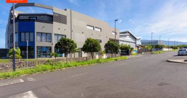 zi 4 local 50m2 950  ht