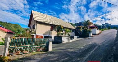 a vendre - entre deux - bras long  maison t5 à rénover - po