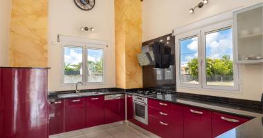 belle et spacieuse villa  f4 meublee - grand jardin clos
