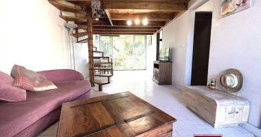 a vendre t3/4 au coeur de saint gilles les bains