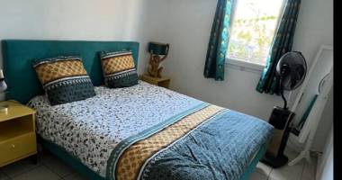 t2 meublé de 43,50 m² à sainte-marie (les gaspards)