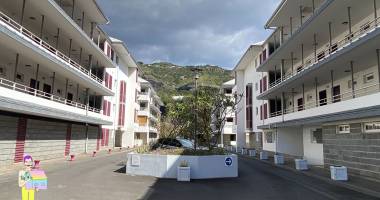 rare! appartement t2 centre ville avec parking en sous-sol à saint-denis (bas de la rivière) - réf. 264717