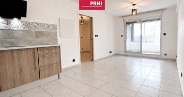 sainte suzanne appartement t2 rénové dernier étage, ligne verte