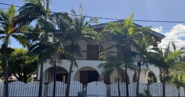 une opportunité rare à Étang-salé-les-bains villa 7 chambres + garage
