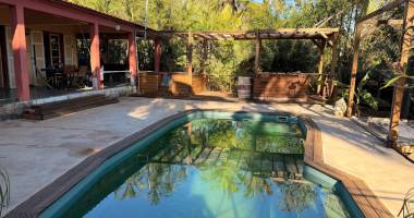 villa de charme avec dépendance piscine et jacuzzi -saint paul
