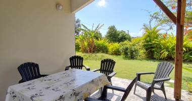 bas de villa + jardin - le moule