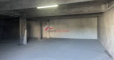 a louer entrepot 163 m2 divisble en 2 - hyper centre saint pierre