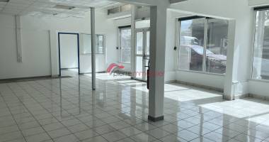 local à usage commercial, professionnel ou de bureaux de 300m2 - hyper centre de saint-pierre