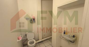 À louer   local professionnel / commercial d’environ 50 m2   saint-pierre 630€