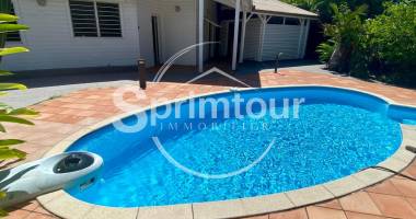 sainte-anne  : villa f4  proche bourg et plage