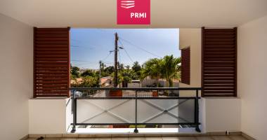 prmi : appartement t1 lumineux avec varangue et parking à sainte-clotilde, à proximité immédiate de la clinique