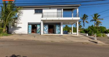 bassin plat - local commercial ou professionnel de 150 m2 - loye