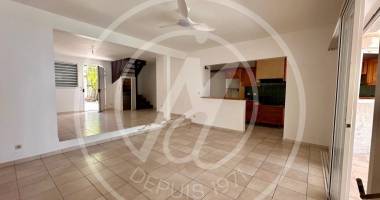 a louer 1650 €* villa jumelee - moudong sud - baie mahault