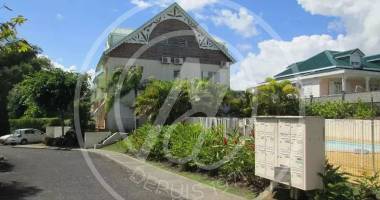 a vendre 236 559€ - appartement 3 pieces de 80m² - baie mahault *