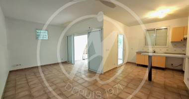 a vendre 225 000€ - appartement 3 pieces de 80m² - baie mahault *