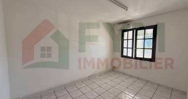 À louer   appartement f5   78,43 m2   saint-denis proche centre-ville