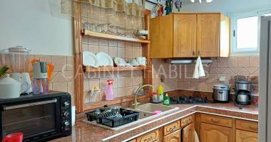 À louer - appartement meuble de type f3 d'environ 60 m2 - bras de pontho - loyer 1 111,00 € + 185,00 € de char