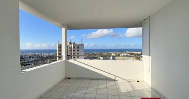 a vendre - appartement t4- dernier etage-vue mer- 2 stationnemen