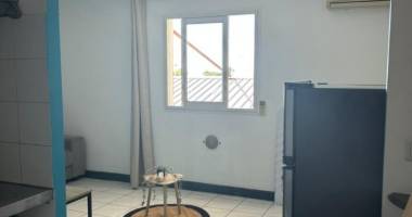 studio de 24 m² proximité de la fac ste clotilde– résidence orangelle
