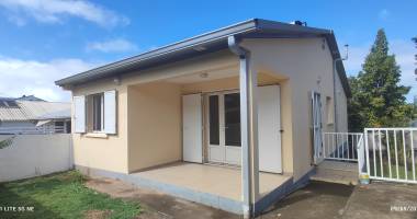maison f3 avec jardin chemin boissy au tampon