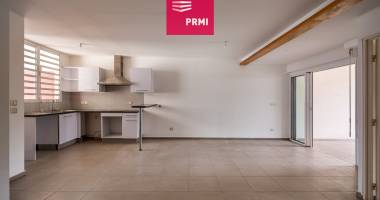 t3 de 69,35 m² avec varangue vue montagne , cave et parking? saint-denis centre / barachois