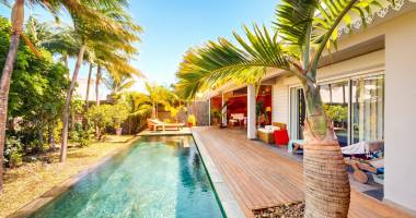 villa 4 chambres, piscine à débordement