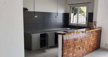 sh4843 : appartement grand t1 bis a louer le tampon 12eme km