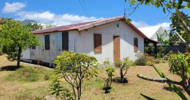 la bretagne 97490 ? maison de 101 m² à rénover ou à démolir sur terrain de 711 m²