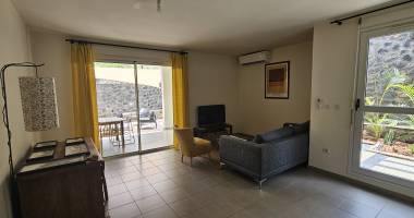 appartement t2 meublé + jardin - saint leu