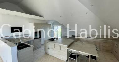 a vendre - appartement  f4 d'environ 229.40 m2 de s.totale - saint-pierre - 583 000 €