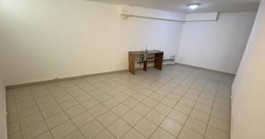 fabien teka immo loue local ideal stockage de 23m² dans la residence oiseau du paradis sur ste clotilde